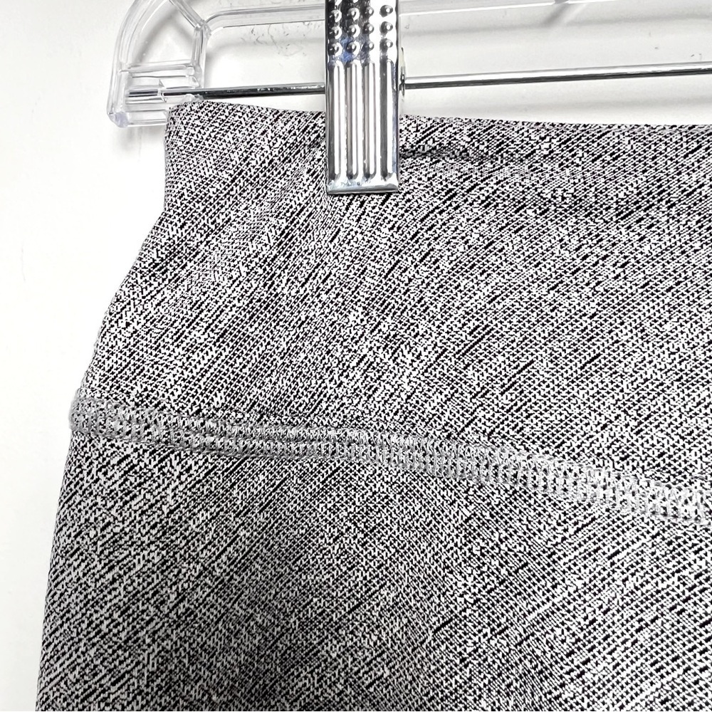 Beyond Yoga Space Dye Black White Mid Rise 28" Leggings S - Picture 3 of 12